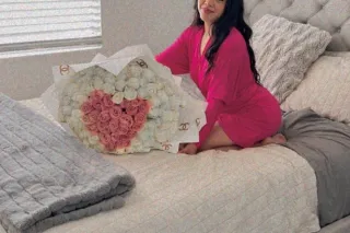 Colombian With Perfect Curves ... - Image 1