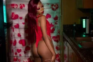 Purring fatt pussyy with a tig... - Image 1