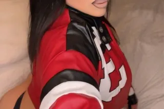 Your All Time Favorite Latina Bombshell Hosting Incall in Sherman Oaks 🌹 Doubles Available w/ my Girlfriend 💕 - Image 1